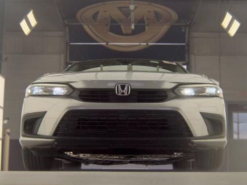 Used 2023 Honda Civic LX image 3