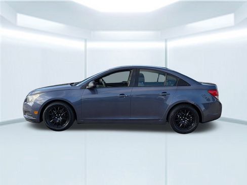 Used 2014 Chevrolet Cruze LS image 2