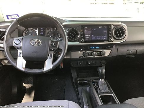Used 2022 Toyota Tacoma SR5 RWD image 8