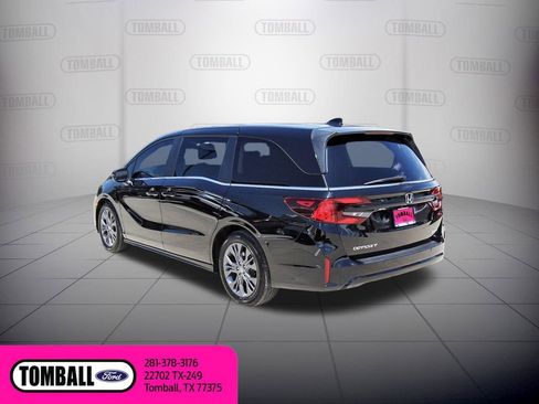 Used 2025 Honda Odyssey Touring image 5