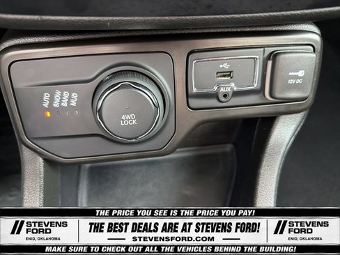 Used 2023 Jeep Renegade Altitude AWD/4WD image 27