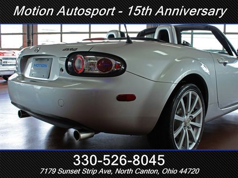 Used 2006 MAZDA MX-5 Miata Sport RWD image 14