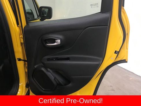 Certified 2023 Jeep Renegade Latitude image 30