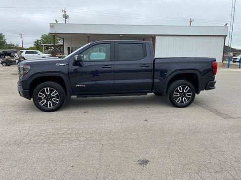 Used 2025 GMC Sierra 1500 AT4 w/ Technology Package AWD/4WD image 3