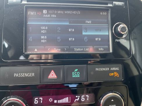 Used 2014 Mitsubishi Outlander GT image 16