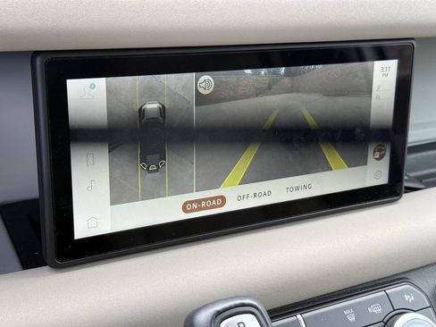 Used 2020 Land Rover Defender 110 SE image 28