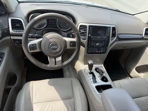 Used 2013 Jeep Grand Cherokee Laredo AWD/4WD image 16