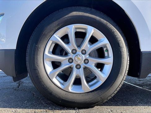 Used 2018 Chevrolet Equinox LT FWD image 9