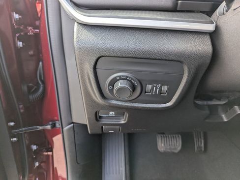 New 2025 Jeep Grand Cherokee Altitude RWD image 20