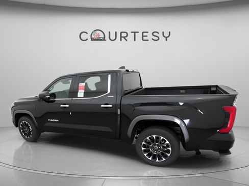 Used 2026 Toyota Tundra Limited w/ Power Package RWD image 5