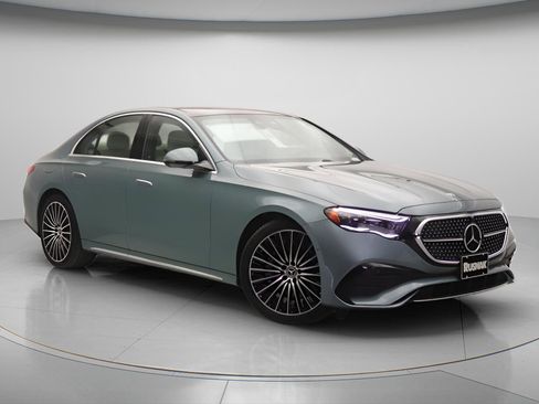 New 2026 Mercedes-Benz E 450 4MATIC Sedan image 13