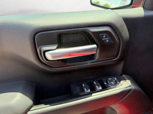 Used 2020 Chevrolet Silverado 1500 Custom Trail Boss w/ Custom Convenience Package AWD/4WD image 21