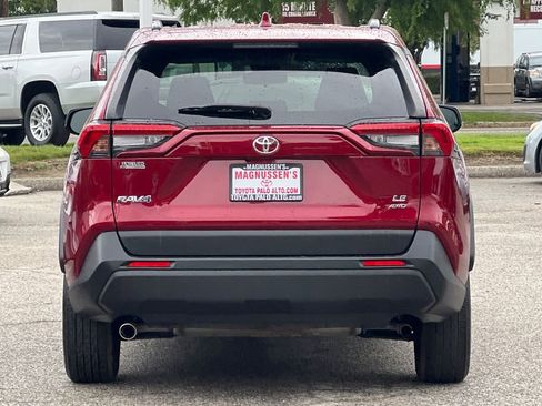 Certified 2021 Toyota RAV4 LE image 4