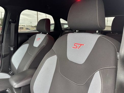 Used 2016 Ford Focus ST image 26