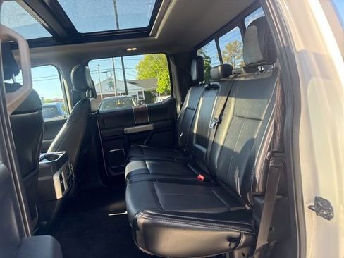 Used 2019 Ford F150 Lariat w/ Equipment Group 502A Luxury AWD/4WD image 10