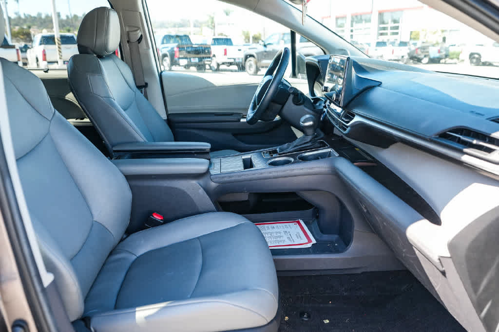 Certified 2024 Toyota Sienna XLE w/ XLE Plus Package AWD/4WD image 17