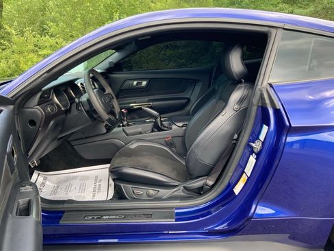 Used 2016 Ford Mustang Shelby GT350 w/ Technology Package RWD image 13