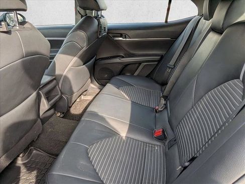 Used 2019 Toyota Camry SE image 18