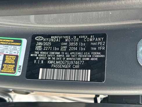 Certified 2025 Hyundai Elantra Sport image 30