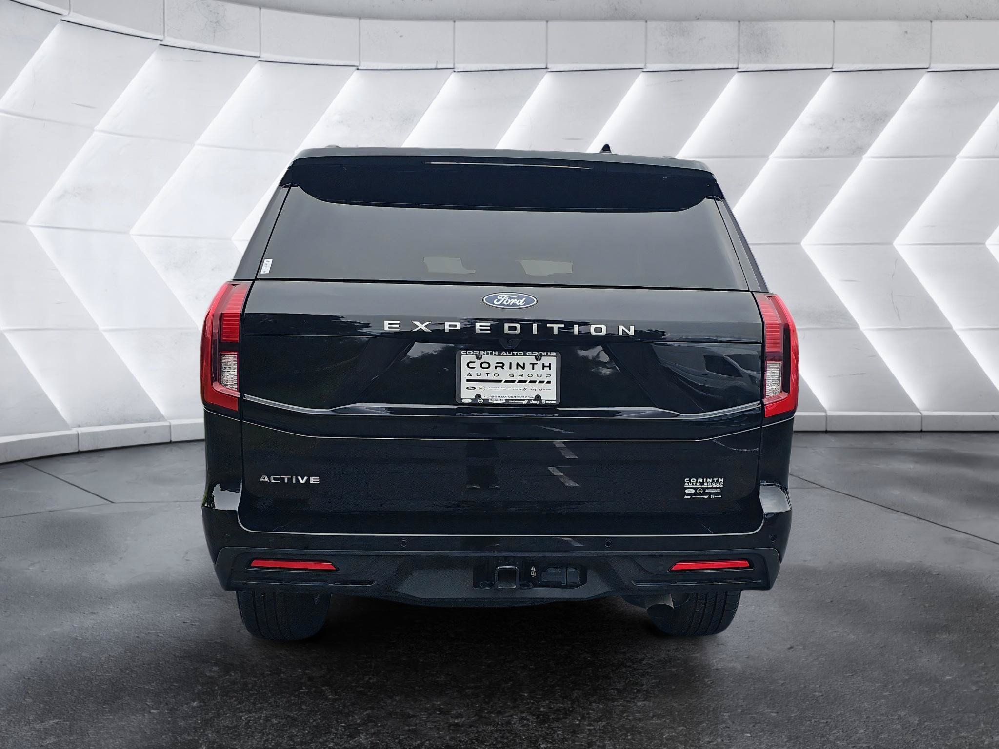 Certified 2025 Ford Expedition Active RWD image 6