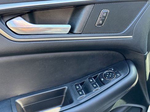 Used 2022 Ford Edge SEL w/ Convenience Package image 13