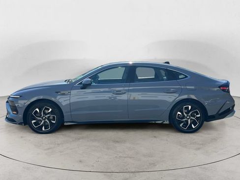 Used 2024 Hyundai Sonata SEL FWD image 2
