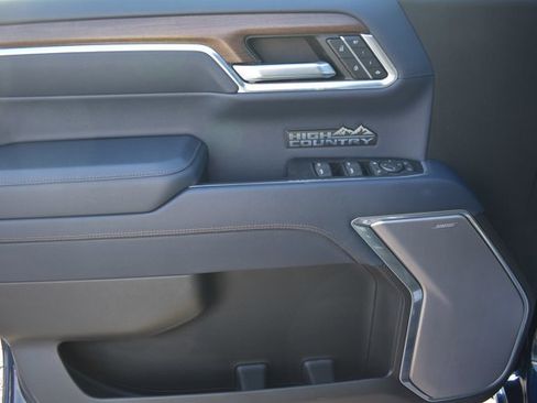 Used 2023 Chevrolet Silverado 1500 High Country w/ High Country Premium Package image 12