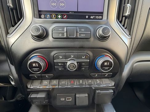 Used 2019 Chevrolet Silverado 1500 RST image 24