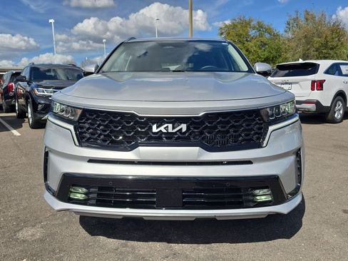 Certified 2023 Kia Sorento EX image 3