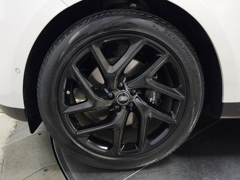 Used 2023 Land Rover Range Rover Sport SE image 13