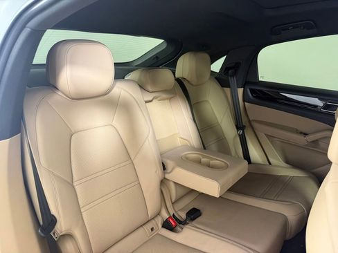 Certified 2022 Porsche Cayenne Coupe AWD/4WD image 18