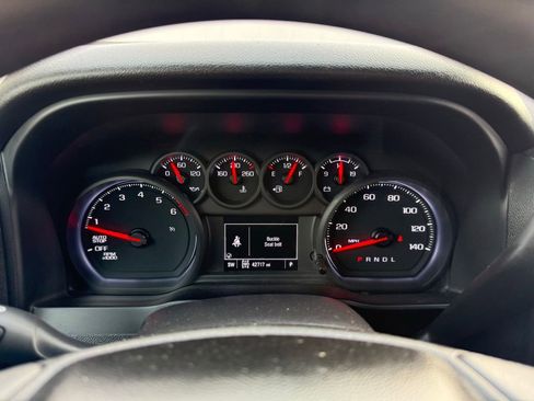 Used 2023 Chevrolet Silverado 1500 Custom Trail Boss AWD/4WD image 10