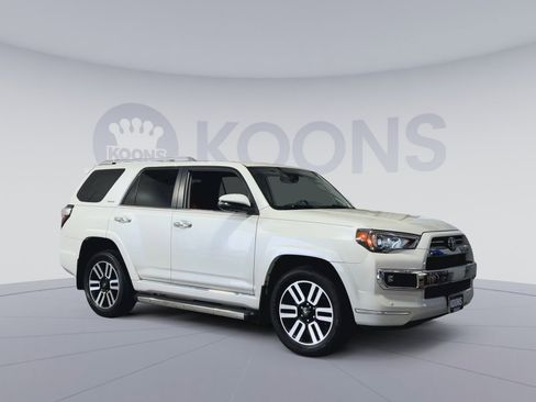 Used 2023 Toyota 4Runner Limited AWD/4WD image 2