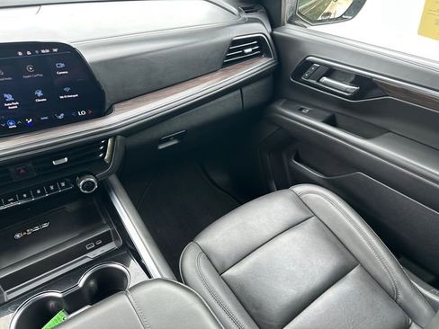 Used 2025 Chevrolet Tahoe Z71 AWD/4WD image 22