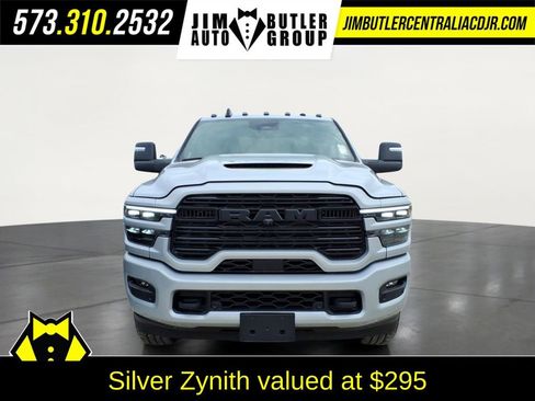 New 2026 RAM 2500 Laramie AWD/4WD image 11