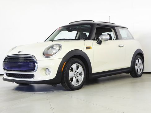 Used 2015 MINI Cooper 2-Door Hardtop image 2
