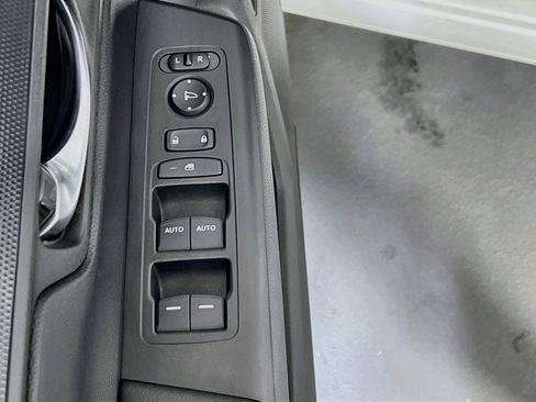 Used 2023 Honda CR-V EX image 17