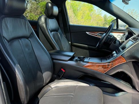 Used 2020 Lincoln Nautilus Reserve w/ Equipment Group 202A image 10