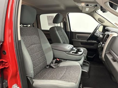 Used 2019 RAM 1500 Classic SLT w/ Luxury Group image 28