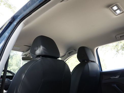 Certified 2025 Volkswagen Tiguan SE FWD image 26