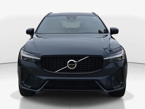 Used 2025 Volvo XC60 B5 Ultra w/ Protection Package Premier image 11