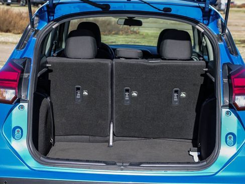 Used 2021 Nissan Kicks S image 15