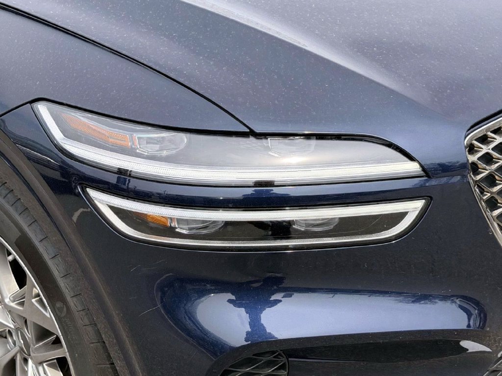 Certified 2025 Genesis GV70 2.5T AWD/4WD image 6
