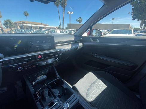 Used 2025 Kia K5 LXS image 36