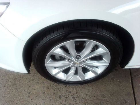 Used 2022 Chevrolet Malibu LT image 25