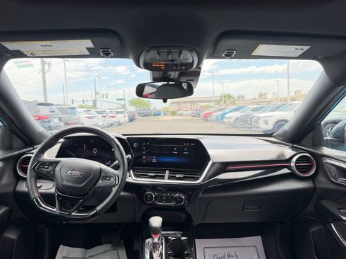 Used 2025 Chevrolet Trax RS w/ Sunroof Package FWD image 20