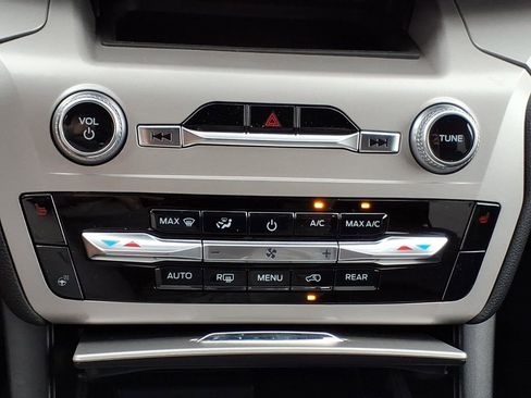 Used 2023 Ford Explorer XLT w/ Equipment Group 202A image 16