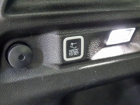 Used 2023 Jeep Grand Cherokee L Laredo image 29