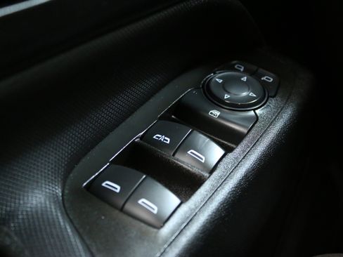 Used 2023 Chevrolet Equinox RS w/ LPO, Floor Liner Package FWD image 17