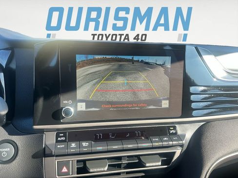 Used 2025 Toyota Camry LE image 19